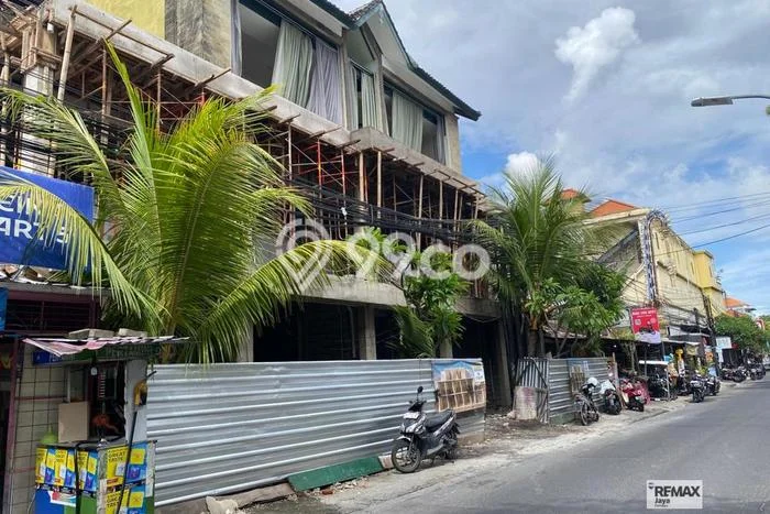 Disewakan Ruko di Kawasan Ramai Seminyak Luas 65m2 Disewakan Ruko di Kawasan Ramai Seminyak Luas 65m2