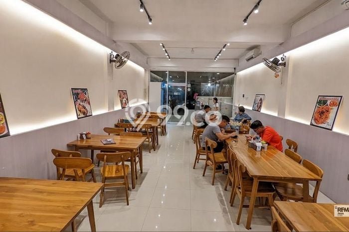 Ruko Lokasi Bisnis Kawasan Kuta, Luas 240m², Jalur Utama Ruko Lokasi Bisnis Kawasan Kuta, Luas 240m², Jalur Utama