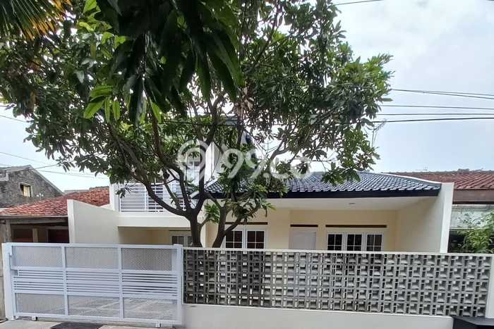 Dijual Hunian Rumah Terawat 5 Kamar di Ciwastra, Bandung Dijual Hunian Rumah Terawat 5 Kamar di Ciwastra, Bandung