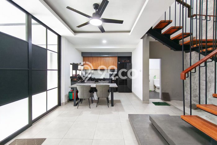 For Sale Rumah 5 Kamar Lokasi Ideal Bagus dan Strategis di Bekasi Timur For Sale Rumah 5 Kamar Lokasi Ideal Bagus dan Strategis di Bekasi Timur