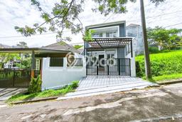 Dijual Hunian Rumah Terawat 3 KT di Cibubur, Jakarta Timur Dijual Hunian Rumah Terawat 3 KT di Cibubur, Jakarta Timur