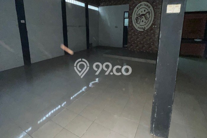 Komersial Disewakan di , Luas 300m2m², Area Komersial, Jalan Strategis Komersial Disewakan di , Luas 300m2m², Area Komersial, Jalan Strategis