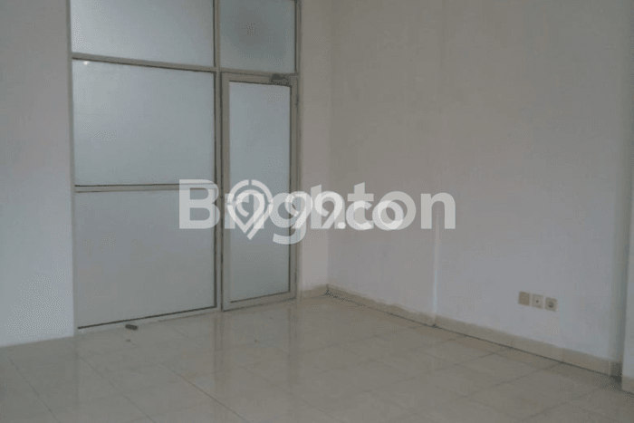 Ruko Dijual di Jakarta Barat LT 90m2 & LB 270m2 Lokasi Terbaik! Ruko Dijual di Jakarta Barat LT 90m2 & LB 270m2 Lokasi Terbaik!
