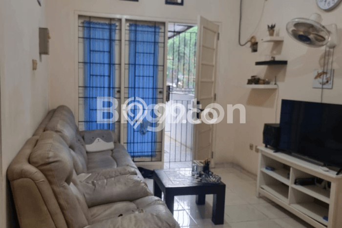 Jual Rumah Minimalis Bagus Punya 4 KT di Karang Tengah Tangerang SHM Jual Rumah Minimalis Bagus Punya 4 KT di Karang Tengah Tangerang SHM