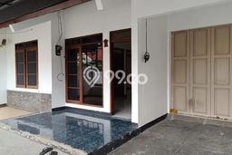 Disewakan! Rumah 5 Kamar Tidur &
2 Kamar Mandi di Taman Kopo Indah, Bandung Disewakan! Rumah 5 Kamar Tidur &
2 Kamar Mandi di Taman Kopo Indah, Bandung