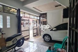 Rumah Minimalis 4 KT LT 130m2 di Taman Kopo Indah Rumah Minimalis 4 KT LT 130m2 di Taman Kopo Indah