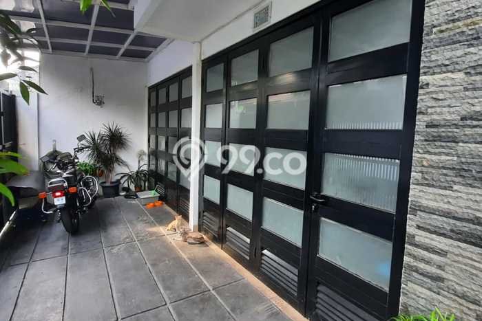 Jual Rumah Luas Elegan Dengan View Eksklusif di Bambu Apus, Jakarta Timur Jual Rumah Luas Elegan Dengan View Eksklusif di Bambu Apus, Jakarta Timur