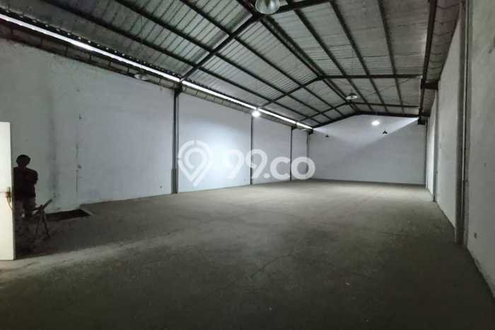 Unit Gudang Dijual di Jakarta Utara LT 300m2 & LB 900m2 Unit Gudang Dijual di Jakarta Utara LT 300m2 & LB 900m2