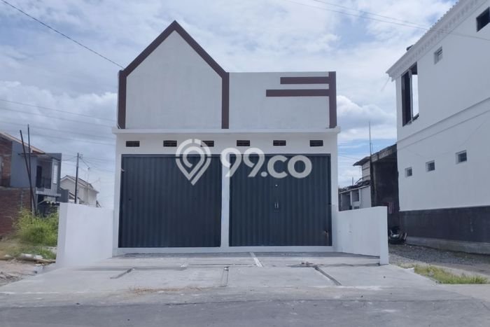 Ruko Bagus LT 90m2 LB 80m2 Dijual di Kartasura Sukoharjo Ruko Bagus LT 90m2 LB 80m2 Dijual di Kartasura Sukoharjo