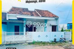 For Sale Rumah 4 Kamar Lokasi Strategis Nyaman dan Strategis di Jebres For Sale Rumah 4 Kamar Lokasi Strategis Nyaman dan Strategis di Jebres