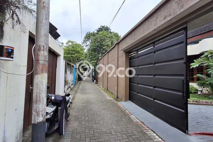 Dijual Rumah 5 Kamar Lokasi Ideal Nyaman dan Strategis di Pasar Kliwon Dijual Rumah 5 Kamar Lokasi Ideal Nyaman dan Strategis di Pasar Kliwon