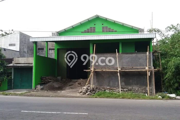 Gudang bagus disewakan di Jebres Surakarta dengan LB 300m2 harga sewa terbaik Gudang bagus disewakan di Jebres Surakarta dengan LB 300m2 harga sewa terbaik