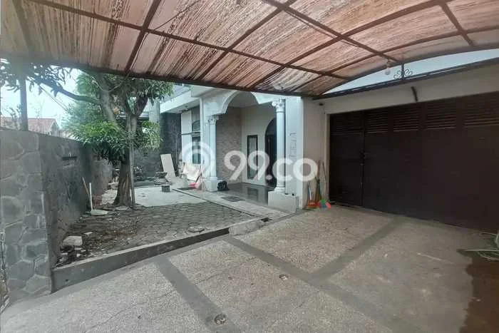 Jual Rumah Bagus Siap Huni LB 280m2 di Arcamanik, Bandung Jual Rumah Bagus Siap Huni LB 280m2 di Arcamanik, Bandung
