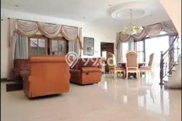 Ready to Use! Premium House LT 568m2 Desain Elegan di Cipaganti Ready to Use! Premium House LT 568m2 Desain Elegan di Cipaganti
