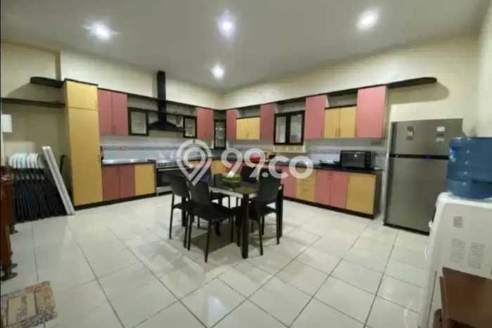 Investasi Menjanjikan! Vila Kawasan , Area 668m2m², Lokasi Strategis Investasi Menjanjikan! Vila Kawasan , Area 668m2m², Lokasi Strategis