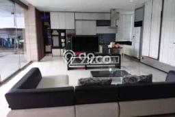 Rumah Elit LB 409m2 Siap Pakai Desain Elegan di Setra Duta, Bandung Rumah Elit LB 409m2 Siap Pakai Desain Elegan di Setra Duta, Bandung
