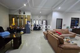 Ready to Use! Luxury House LT 273m2 Desain Modern di Singgasana Ready to Use! Luxury House LT 273m2 Desain Modern di Singgasana