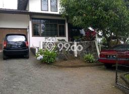 Ready to Use! Luxury House LT 672m2 Desain Elegan di Geger Kalong Ready to Use! Luxury House LT 672m2 Desain Elegan di Geger Kalong