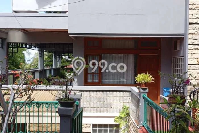Lokasi strategis! Rumah siap huni disewakan di Cidadap LB 160m2 Lokasi strategis! Rumah siap huni disewakan di Cidadap LB 160m2