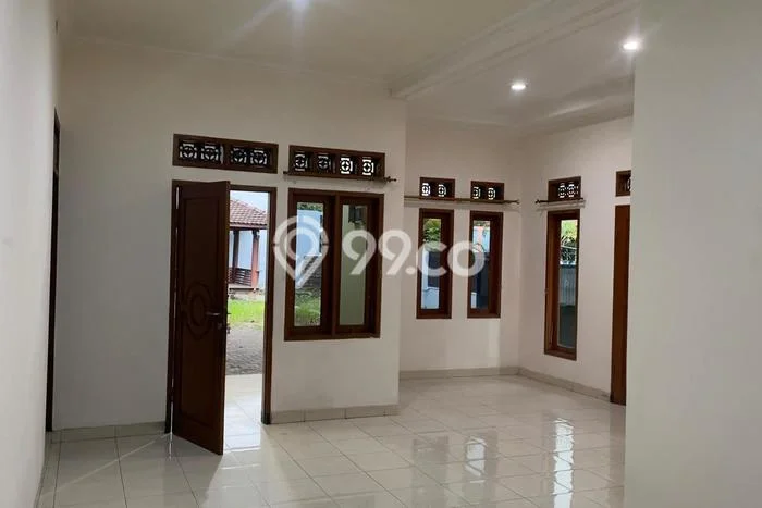 Rumah Sewa Bandung LT 200m2 LB 300m2 Area Cikutra Rumah Sewa Bandung LT 200m2 LB 300m2 Area Cikutra
