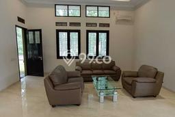 Rumah Mewah LB 350m2 Siap Huni Desain Elegan di Kota Baru Parahyangan, Bandung Rumah Mewah LB 350m2 Siap Huni Desain Elegan di Kota Baru Parahyangan, Bandung