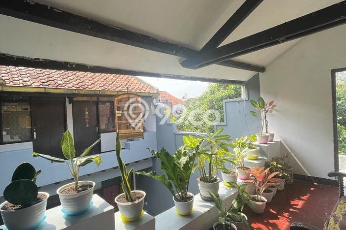 Rumah Kost untuk Dijual di Bandung Wetan dengan 19 KT, 8 KM, Luas 384m2 Rumah Kost untuk Dijual di Bandung Wetan dengan 19 KT, 8 KM, Luas 384m2