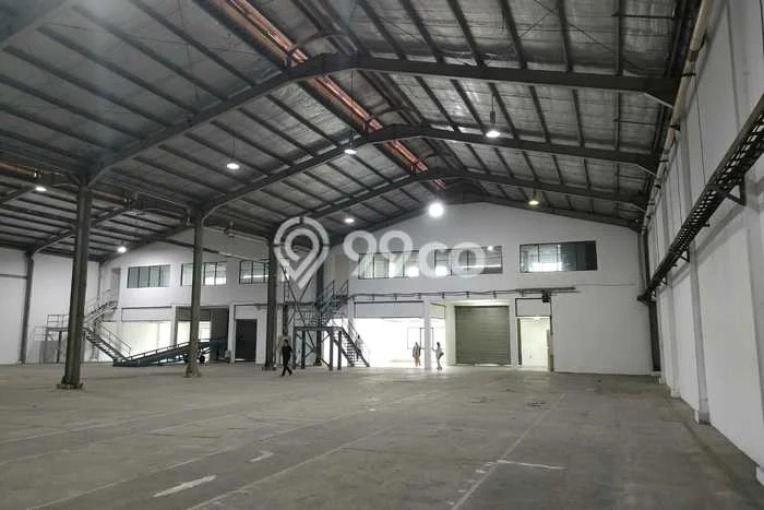 Gudang Disewa di Bekasi dengan LB 2216m2 Area Komersial Ramai Gudang Disewa di Bekasi dengan LB 2216m2 Area Komersial Ramai