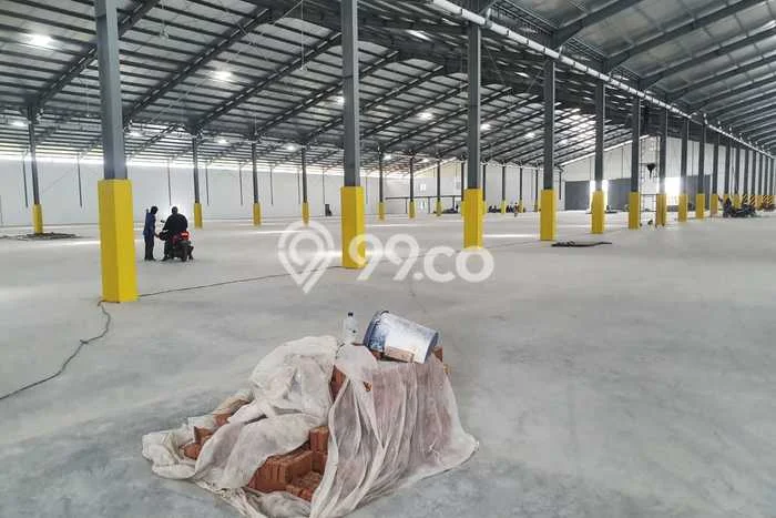 Disewakan Gudang Strategis di Semarang Barat, Luas 10500m2m², Pusat Komersial Disewakan Gudang Strategis di Semarang Barat, Luas 10500m2m², Pusat Komersial