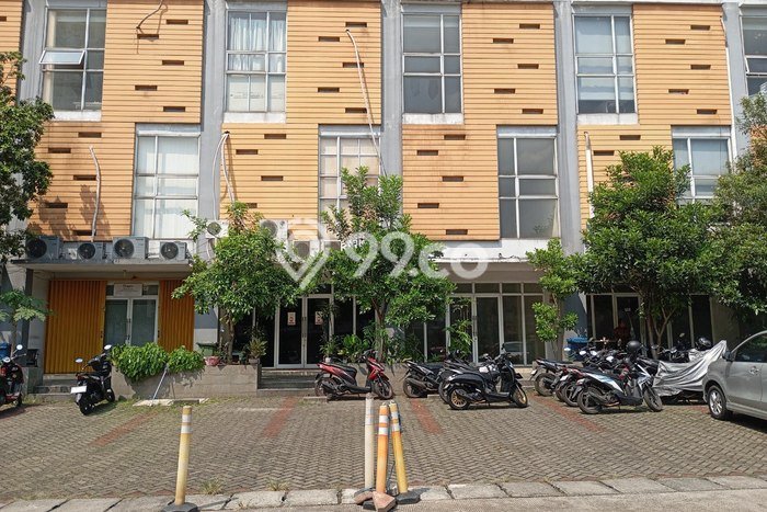 Disewakan Ruko di Kawasan Ramai Lebak Bulus Luas 225m2 Disewakan Ruko di Kawasan Ramai Lebak Bulus Luas 225m2