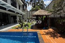 Rumah Luxury Modern Tanpa Renovasi di Kemang Jakarta Selatan Rumah Luxury Modern Tanpa Renovasi di Kemang Jakarta Selatan