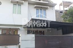 Hot Offer Hunian Mewah Ideal dan Luas di Kebayoran Lama, Jakarta Selatan Hot Offer Hunian Mewah Ideal dan Luas di Kebayoran Lama, Jakarta Selatan