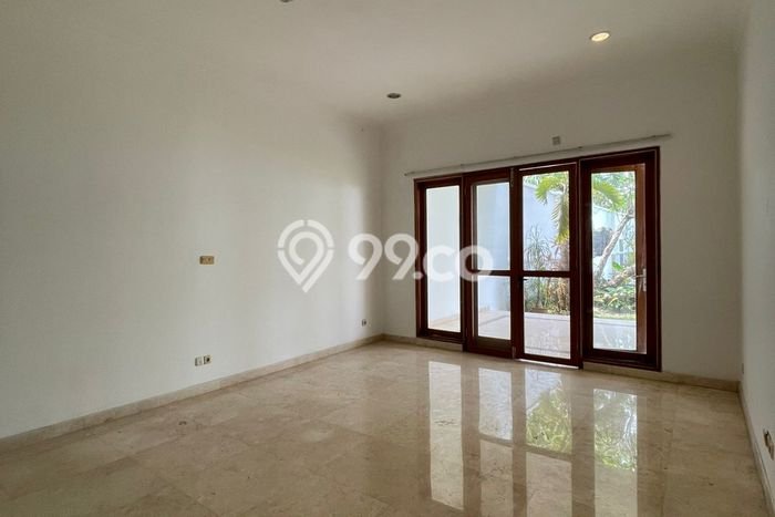 Jual Rumah Mewah Elegan Dengan View Cantik di Kemang, Jakarta Selatan Jual Rumah Mewah Elegan Dengan View Cantik di Kemang, Jakarta Selatan