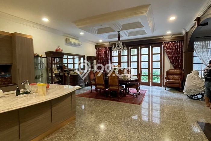 Ready to Use! Premium House LT 310m2 Desain Elegan di Kemang Ready to Use! Premium House LT 310m2 Desain Elegan di Kemang