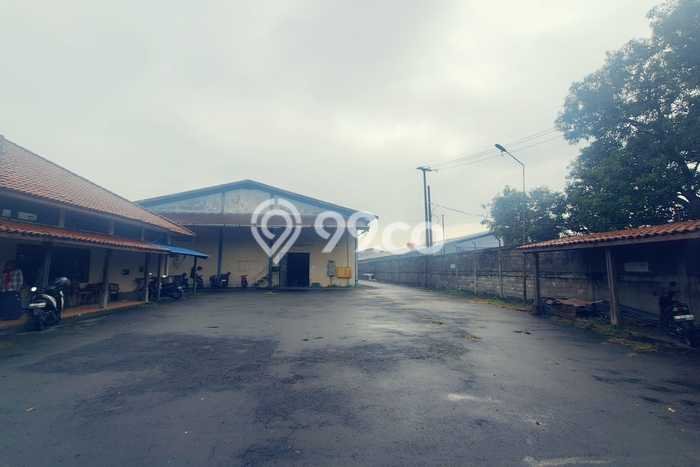 Unit Gudang Paling Strategis di Plumbon Cirebon dengan LB 4500m2 Unit Gudang Paling Strategis di Plumbon Cirebon dengan LB 4500m2