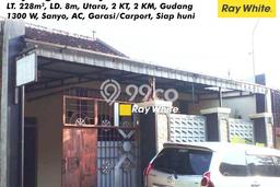 Jual Rumah Strategis Bagus Punya 2 KT di Laweyan Surakarta SHM Jual Rumah Strategis Bagus Punya 2 KT di Laweyan Surakarta SHM