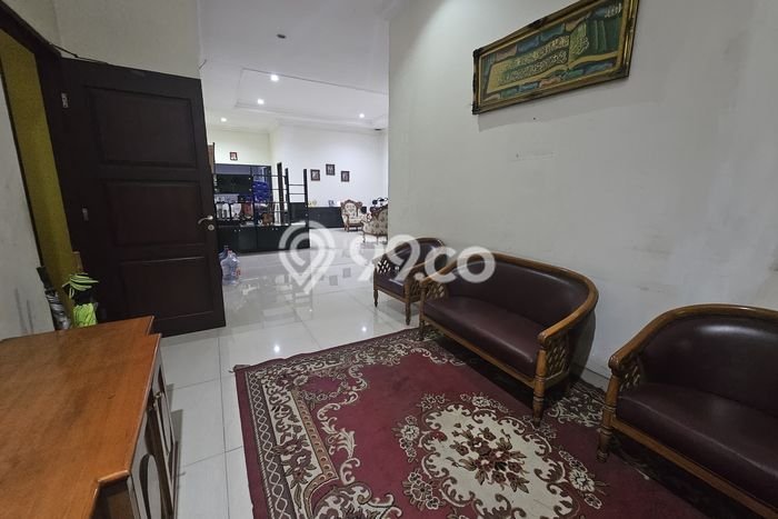 Jual Rumah Harga Miring Gayungan Punya 4 KT & LT 305m2 Jual Rumah Harga Miring Gayungan Punya 4 KT & LT 305m2