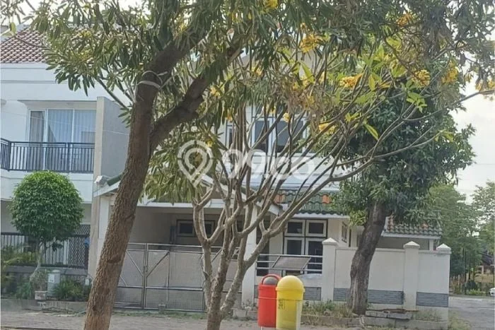 Sewa cepat rumah minimalis lokasi strategis 3 Kamar di Gayungan, Surabaya Sewa cepat rumah minimalis lokasi strategis 3 Kamar di Gayungan, Surabaya