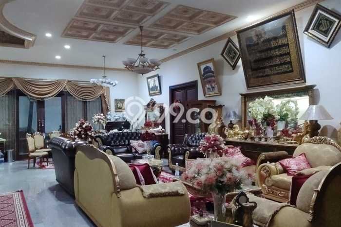 Hunian Elit LB 880m2 Siap Pakai Desain Elegan di Citraland, Surabaya Hunian Elit LB 880m2 Siap Pakai Desain Elegan di Citraland, Surabaya
