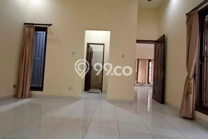 Lokasi terbaik! Rumah siap pakai dikontrakkan di Cinere LB 150m2 Lokasi terbaik! Rumah siap pakai dikontrakkan di Cinere LB 150m2