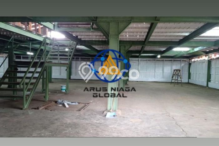 Gudang disewakan di Kebayoran Lama Jakarta Selatan dengan luas bangunan 1200m2 Gudang disewakan di Kebayoran Lama Jakarta Selatan dengan luas bangunan 1200m2