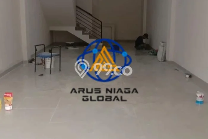 Ruko untuk disewa di Cipayung punya LT 90m2 & LB 180m2 harga sewa kompetitif Ruko untuk disewa di Cipayung punya LT 90m2 & LB 180m2 harga sewa kompetitif
