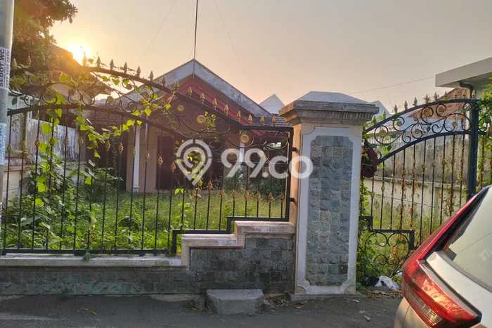 Gudang Disewa di Kediri dengan LB 100m2 Area Komersial Ramai Gudang Disewa di Kediri dengan LB 100m2 Area Komersial Ramai