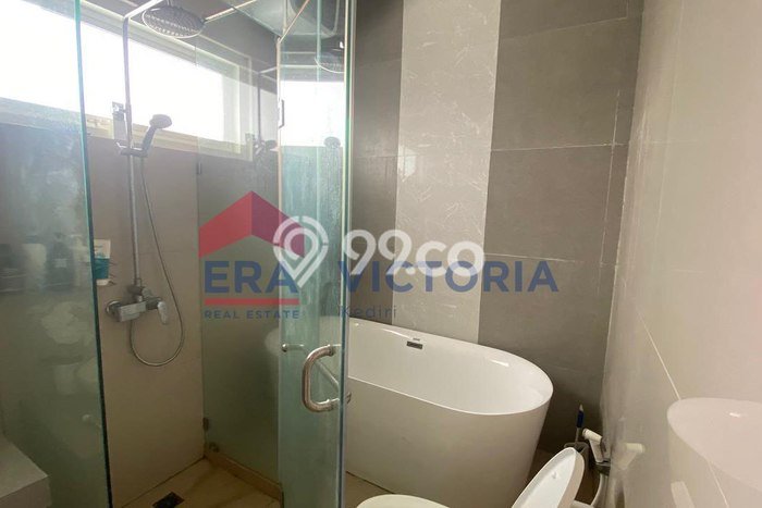 For Sale Rumah 5 Kamar Lokasi Ideal Bagus dan Strategis di Kediri For Sale Rumah 5 Kamar Lokasi Ideal Bagus dan Strategis di Kediri