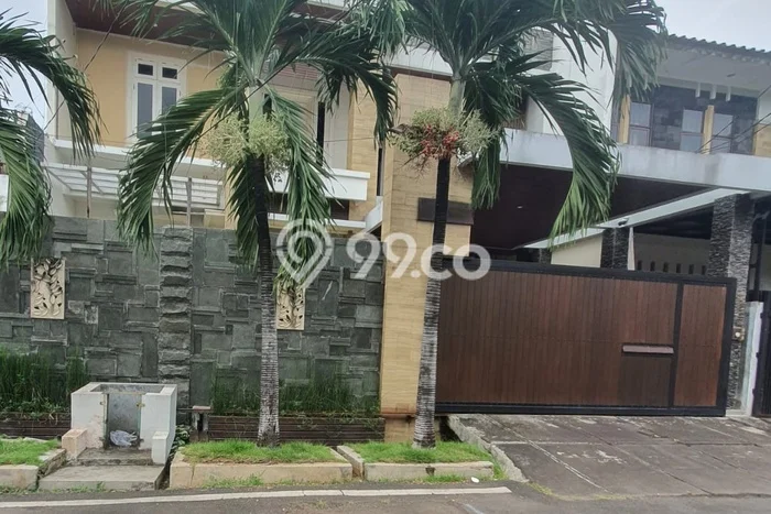 Siap Huni Rumah Mewah 6 Kamar di Jatinegara Dekat ke Mana Saja Siap Huni Rumah Mewah 6 Kamar di Jatinegara Dekat ke Mana Saja