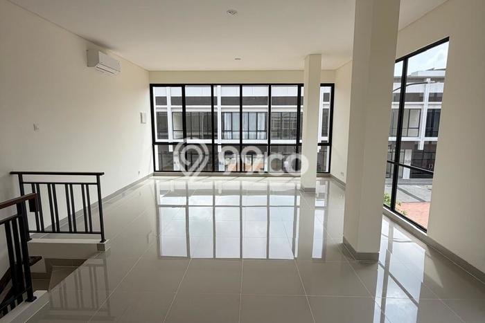 Ruko Disewa di Tangerang dengan LB 110m2 Area Komersial Ramai Ruko Disewa di Tangerang dengan LB 110m2 Area Komersial Ramai