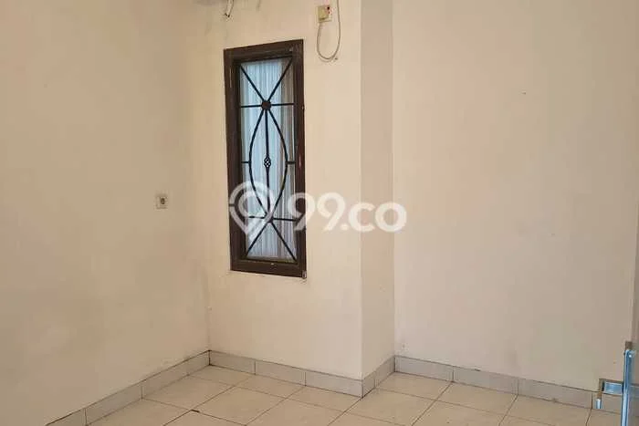 Disewakan! Rumah 3 Kamar Tidur &
2 Kamar Mandi di Alam Sutera, Tangerang Disewakan! Rumah 3 Kamar Tidur &
2 Kamar Mandi di Alam Sutera, Tangerang