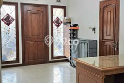 Rumah Modern 3 KT di Taman Holis Indah Bandung Full Furnished Rumah Modern 3 KT di Taman Holis Indah Bandung Full Furnished