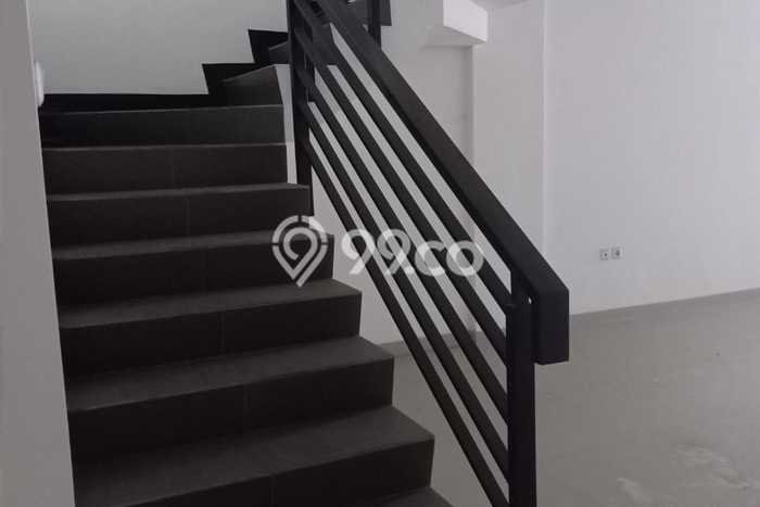 Ruko Kawasan Mekar Wangi, Luas 200m², Posisi Jalan Utama Ruko Kawasan Mekar Wangi, Luas 200m², Posisi Jalan Utama