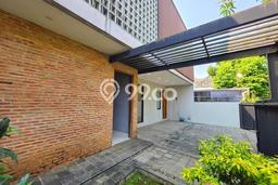 Rumah Elit Modern Tanpa Renovasi di Lebak Bulus Jakarta Selatan Rumah Elit Modern Tanpa Renovasi di Lebak Bulus Jakarta Selatan