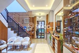 Jual Rumah Mewah Elegan Dengan View Eksklusif di Pondok Indah, Jakarta Selatan Jual Rumah Mewah Elegan Dengan View Eksklusif di Pondok Indah, Jakarta Selatan